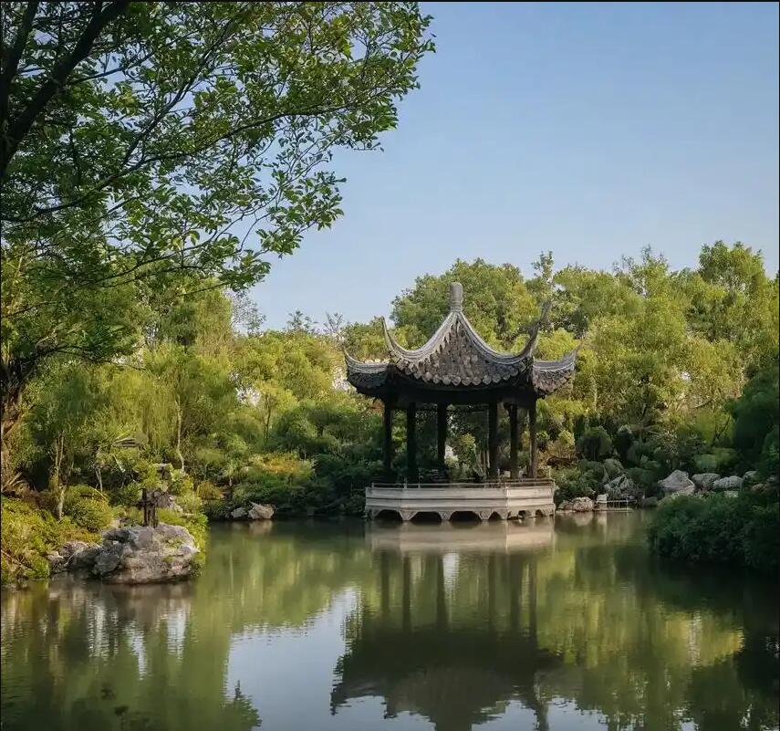 鹤壁鹤山初夏餐饮有限公司